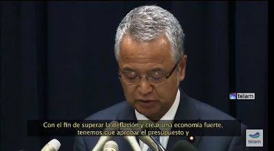 Renuncia el ministro de economía de Japón por un caso de corrupción.