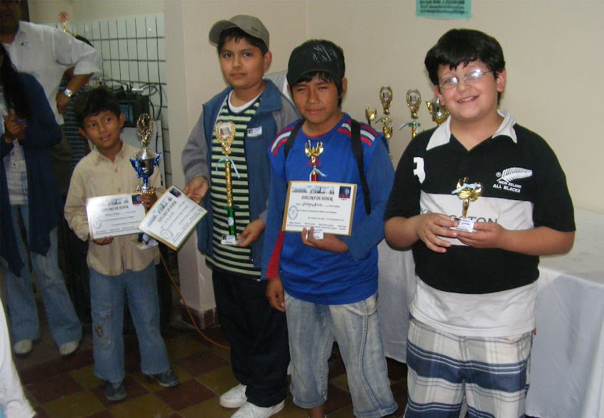 IMAGENES DEL TORNEO INTERPROVINCIAL CON LOS ESTUDIANTES