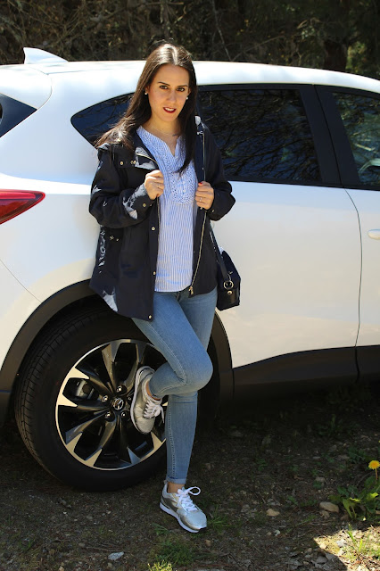 outfit-jeans-sneakers-comfty-blogger-style