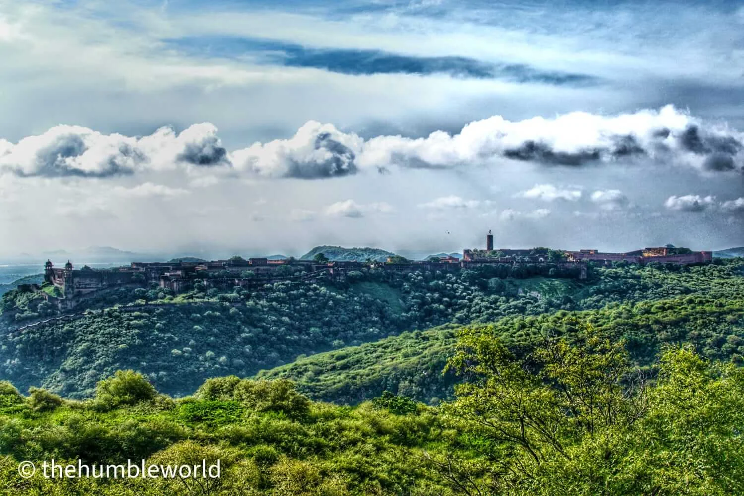 Incredible view of Jaigarh Fort from the Trek viewpoint