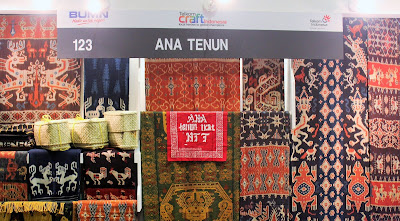 Booth Ana Tenun di Telkom Craft Indonesia 2018