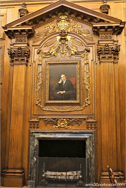 Chimenea y Retrato en la Widener Memorial Room