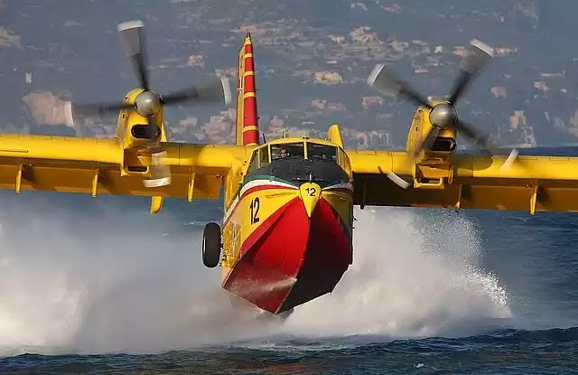 Με έξι Canadair προσπαθούν να σβήσουν 91 φωτιές σε όλη την Ελλάδα!