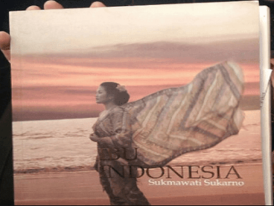 Puisi Kritik Untuk Ibu Sukmawati Soekarno Putri