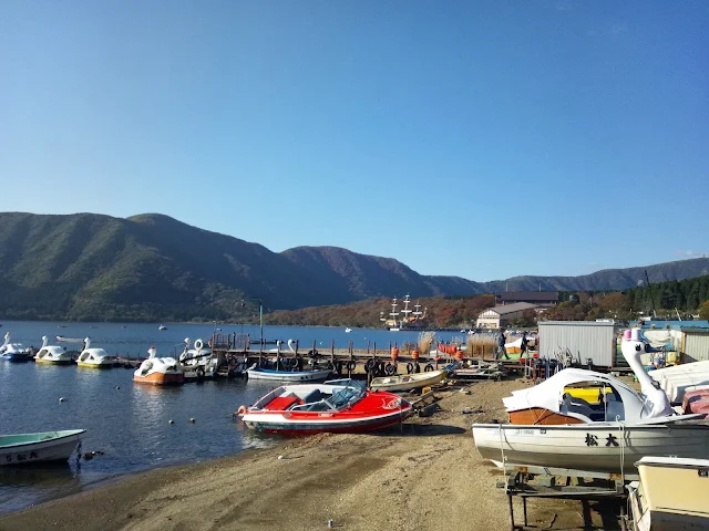 箱根　芦ノ湖　湖尻