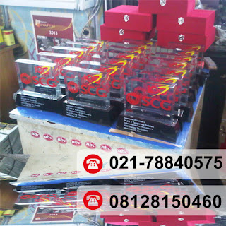  semarang merupakan tempat penjualan dan pembuatan plakat yang berlokasi di tempat semaran Pusat Plakat Semarang Murah