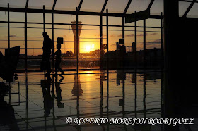 Una puesta de sol en el aeropuerto de La Habana