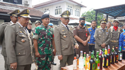 Hasil Sitaan, 1.557 Botol Miras Berbagai Merk Dimusnahkan 