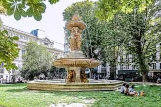 Paris : Square Louvois, création du Second Empire, souvenir d'un drame historique, mémoire d'une mythique salle de théâtre - IIème