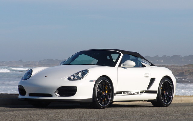 to make the perfect boxster and it is the 2011 Porsche Boxster Spyder