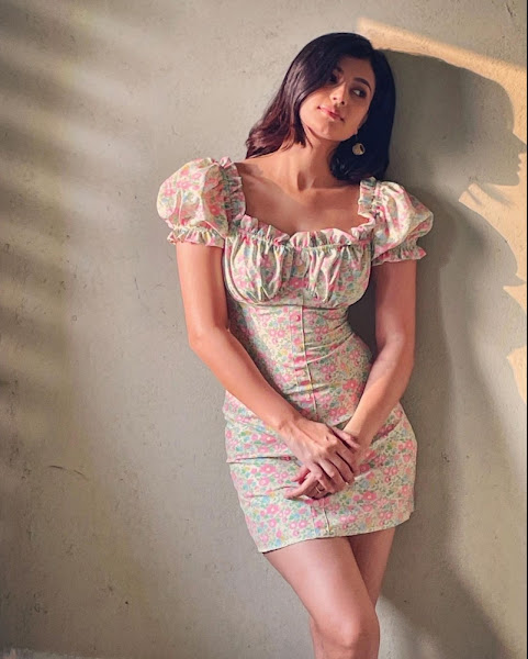 Sumit Singh short dress hot indian tv actress