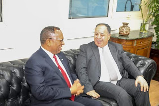 وزير المالية يلتقي نظيره الصومالي