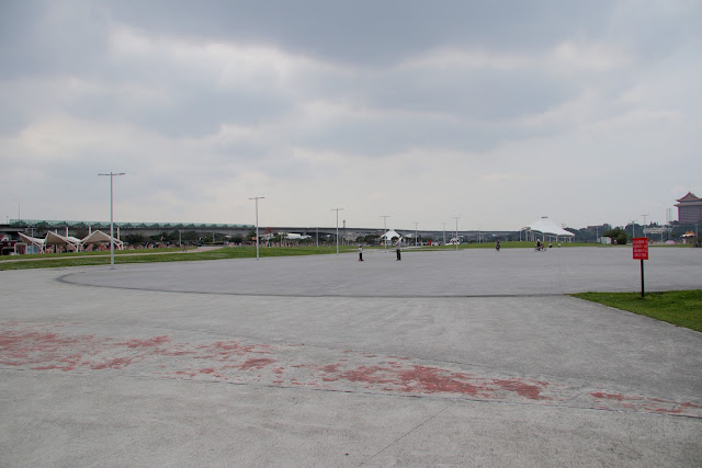 台北河濱公園自行車道 基隆河左岸鐵馬行