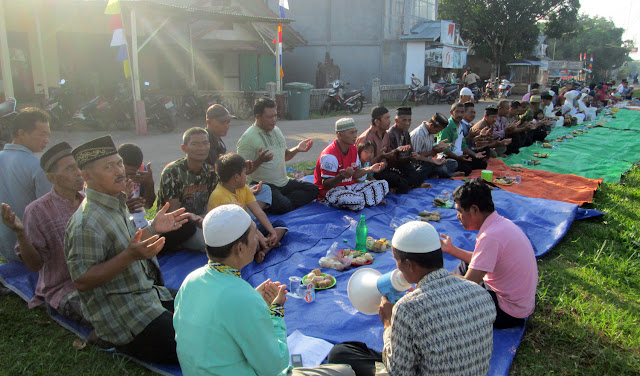 Inilah Ritual Tolak Bala  Mempawah yang melegenda