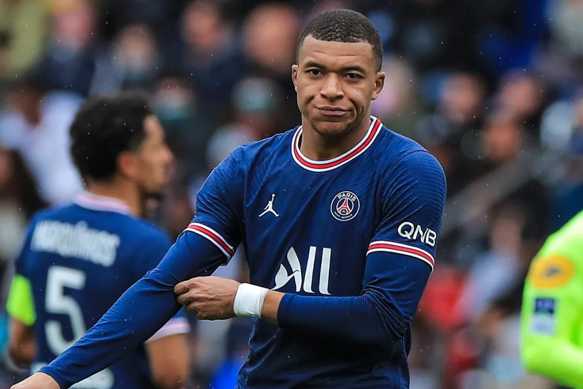 Kylian Mbappe Now Has No Friends at Paris Saint-Germain