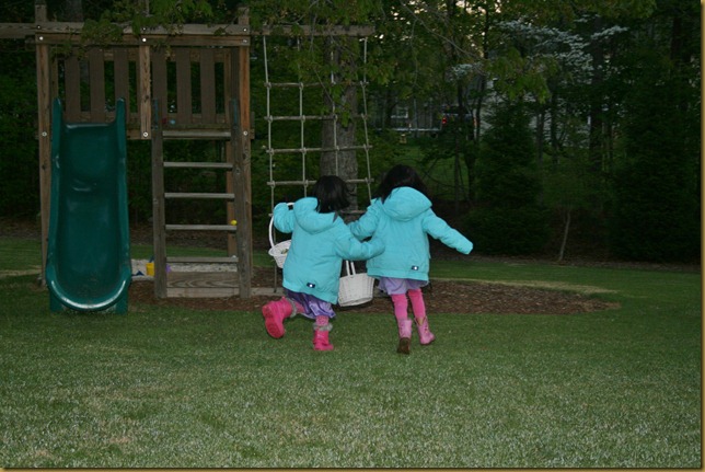 blog_hunting eggs2012 Easter 014 blog_hunting eggs2012 Easter 014