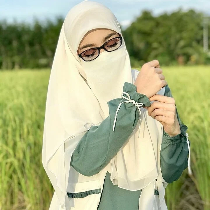 Hijab Girl DP