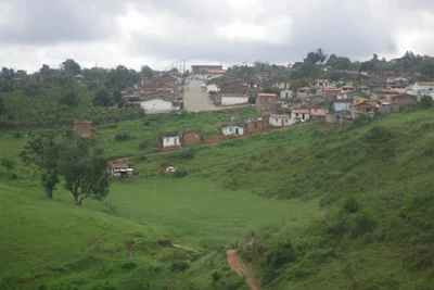 Resultado de imagem para rua do beija flor em Itiruçu