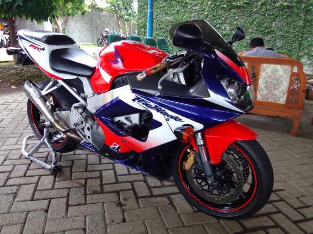 JUAL MOGE Honda CBR 929 RR Fireblade 2003 BALI LAPAK 