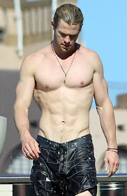 Chris Hemsworth - Pria Seksi Tanpa Baju