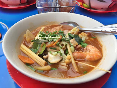 danok, thailand, cara untuk ke thailand, backpackers, bukit kayu hitam, apa yang menarik di thailand, daging bakar danok, resepi daging bakar, tomyam siam, sup siam, makan sedap di siam, makanan halal, cara untuk masuk ke danok, padang besar, sempadan malaysia thailand, siam,