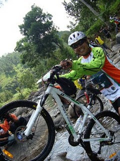 Gambar Sepeda Gunung Downhill