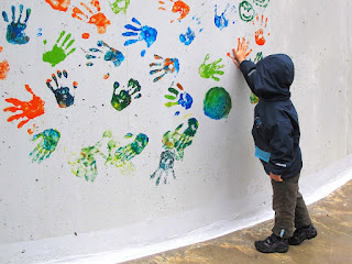 cara membuat dan bermain finger painting untuk anak usia dini