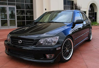 Lexus IS 300 Pictures