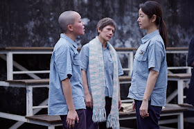 林嫣、黃柔閩與林心如（由左至右）在「華燈初上」裡有精彩對手戲。（Netflix、百聿數碼提供）