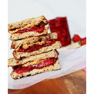 https://misssweetpotatohead.blogspot.com/2018/06/homemade-strawberry-jam-pb-sandwiches.html