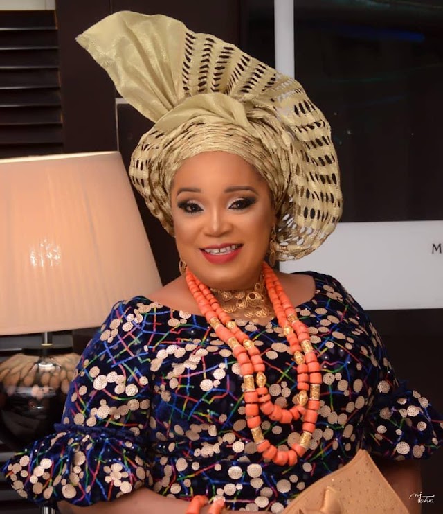See Yeye Oge Ejide Looking Smashing ln Her Outfit