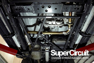 The SUPERCIRCUIT MID CHASSIS BRACE is installed to the Nissan Navara NP300 D23.