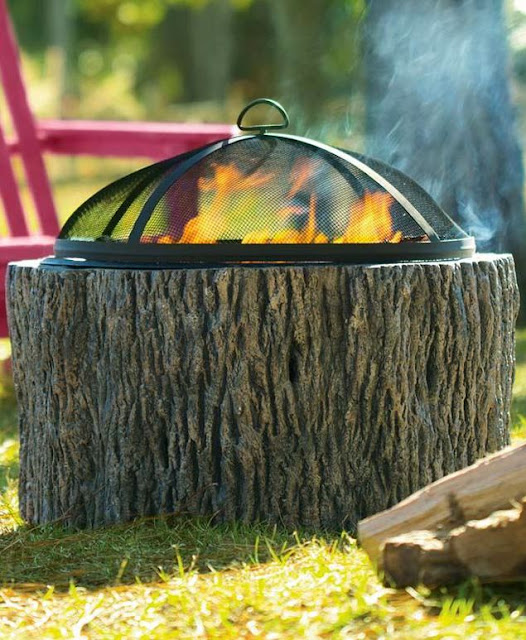 This creative use of stump makes your sitting area beautiful, What a super idea, I love it!!