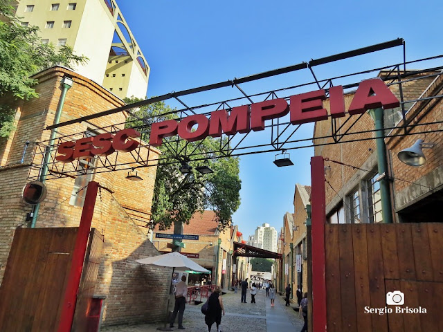 Vista da entrada do Sesc Pompeia - Água Branca (Vila Pompeia) - São Paulo