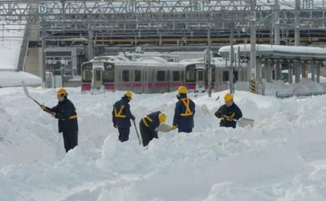 hard snow fall in japan photo