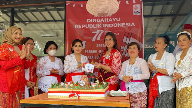    Ny. Ayu Kristi Arya Wibawa Dukung Kebaya Goes To UNESCO