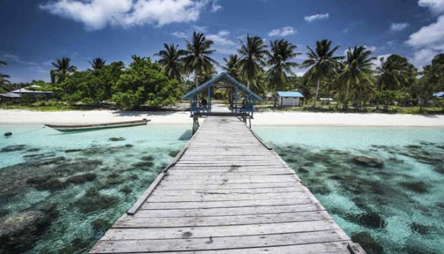 Menjelajahi Desa Wisata Arborek Di Raja Ampat