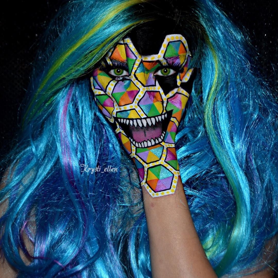 02-Pentagons-Krysti-Ellen-Body-Painting-Face-plus-a-Hand-www-designstack-co