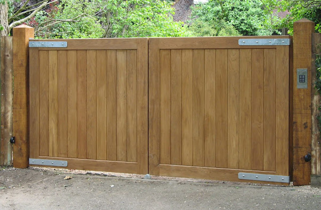 Houten poort laten maken