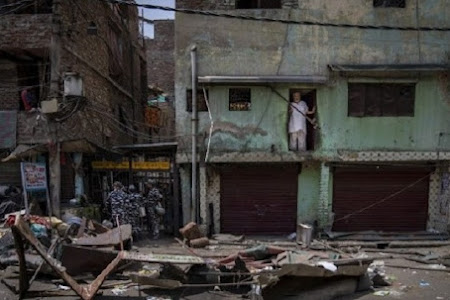   Bangunan Muslim India Dihancurkan Setelah Kerusuhan Komunal