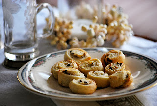 Aperitivos Navidad: galletas saladas y barquitas rellenas de champiñones, tomates secos y jamón ibérico. 