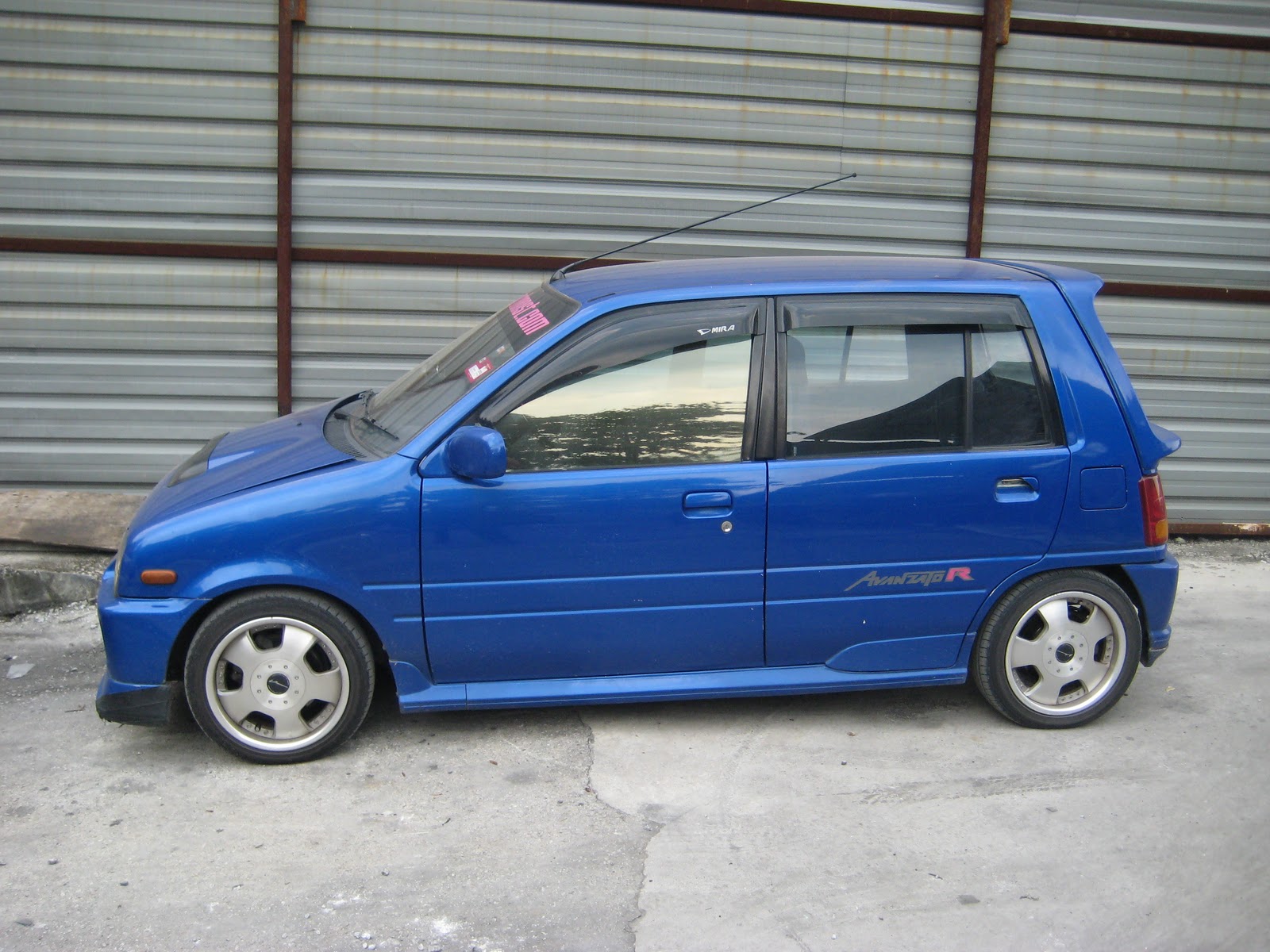 BESIHITAM AUTOPARTS: CAR FOR SALE : Daihatsu Mira L200s 