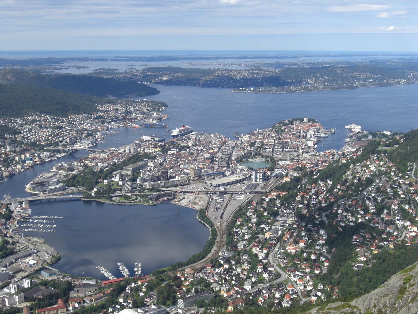 Utsikt over Bergen by fra Ulriken