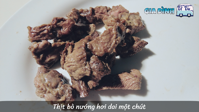 Thịt bò nướng hơi dai một chút