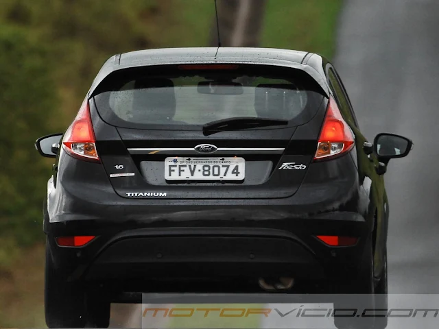 carro New Fiesta Hatch 2014 Preto