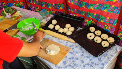 Zubereitung Hefebrote in Kirgistan