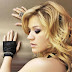 Kelly Clarkson revela título e data de lançamento do seu novo disco