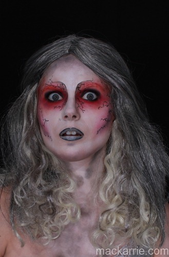 c_ZombieChicHalloweenMakeUpLook7