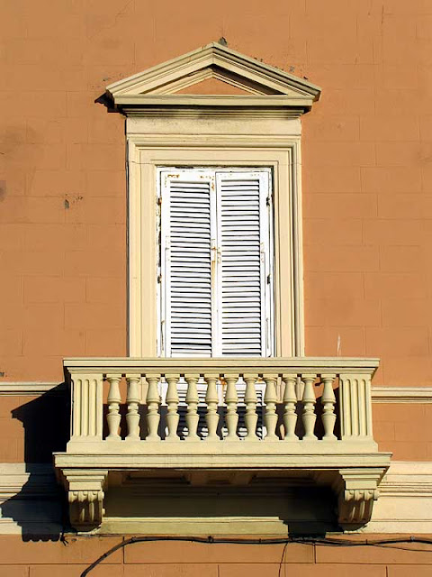 Terrazzo con vista mare, viale Italia, Livorno