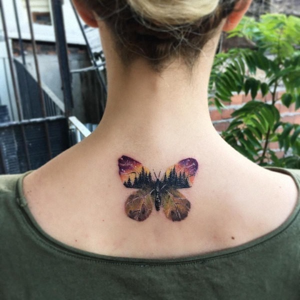 este_em_forma_de_borboleta_cenrio_da_tatuagem
